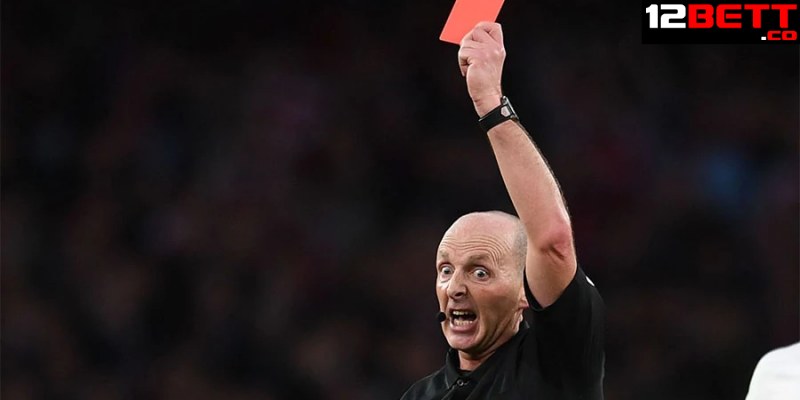 Thẻ đỏ trong bóng đá là gì?